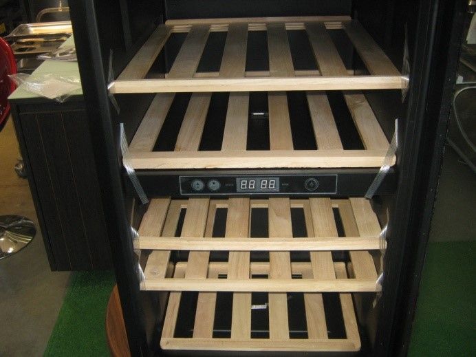 Обзор на Винный шкаф «Starfood JC – 128 D» Винный шкаф «Starfood JC – 128 D»