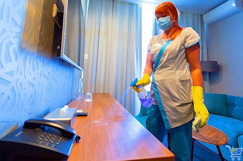 тетя дезинфицирует номер.jpg тетя дезинфицирует номер.jpg