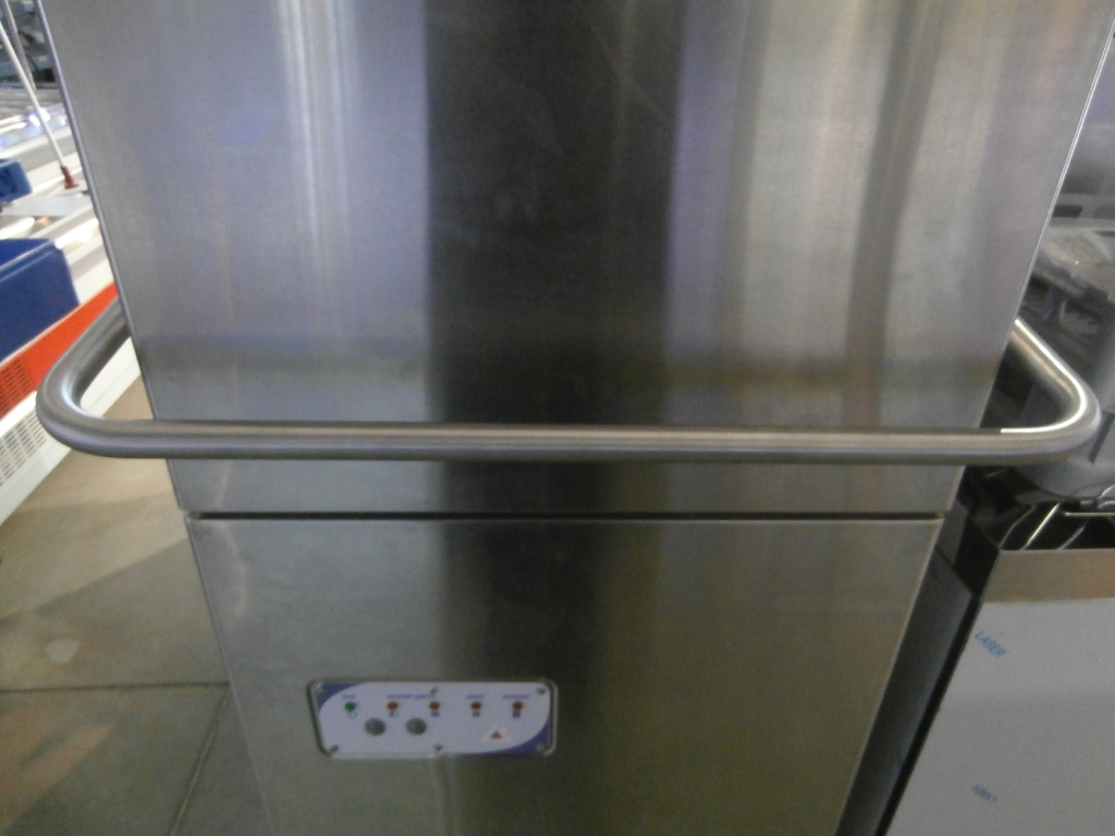 Обзор на Машина посудомоечная купольного типа SILANOS E-1000 Машина посудомоечная купольного типа SILANOS E-1000