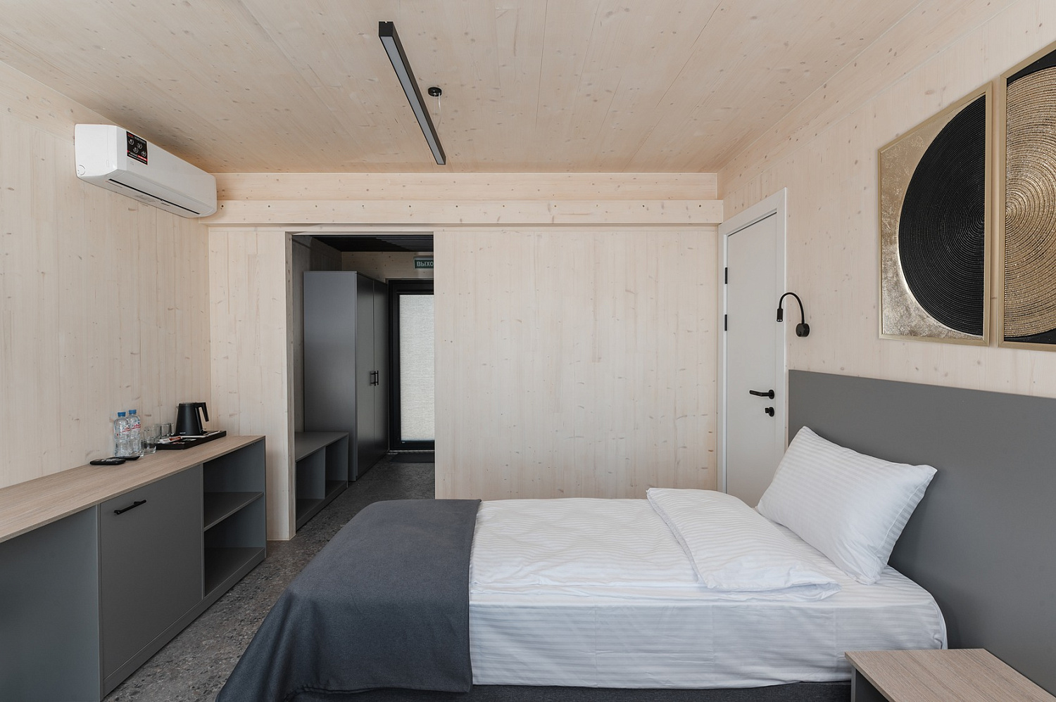 Стильный минимализм на берегу озера: как «Мастерская Вкуса» создала мебель для глэмпинга «Сны» Стильный минимализм на берегу озера: как «Мастерская Вкуса» создала мебель для глэмпинга «Сны»