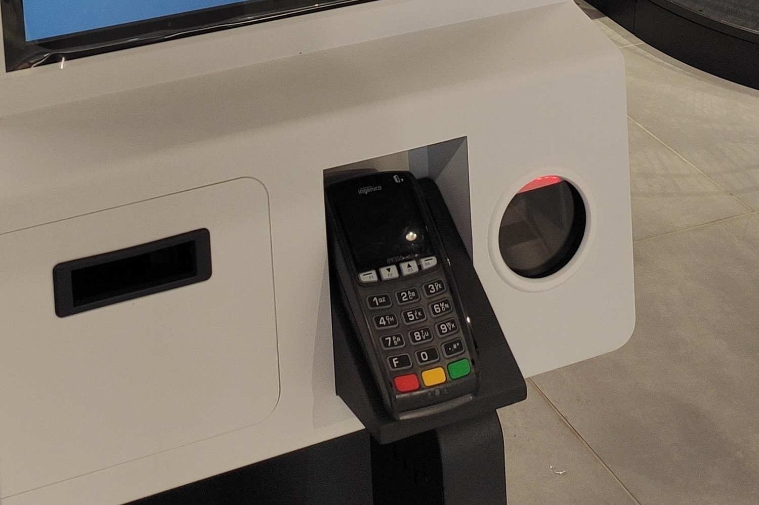 Киоск самообслуживания «POScenter K320» Киоск самообслуживания «POScenter K320»